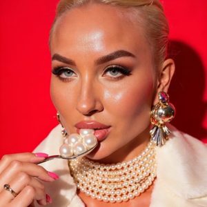 Yulia Ushkvarok